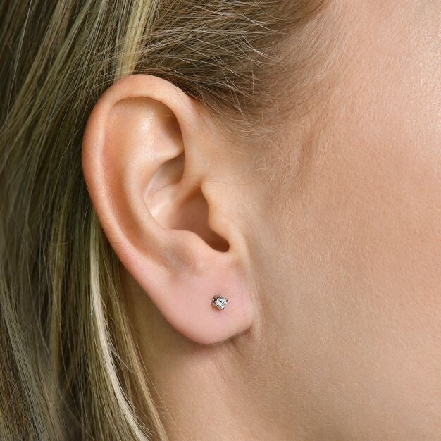 9ct White Gold 0.15ct Claw Set Diamond Stud Earrings Made in London Hallmarked