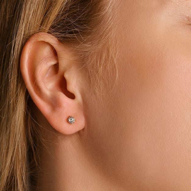 18ct Yellow Gold 0.60ct Claw Set Diamond Stud Earrings Made in London Hallmarked