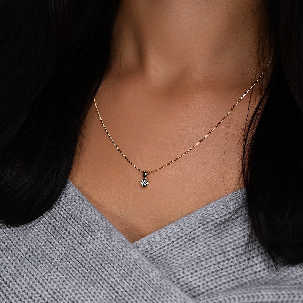 18ct Yellow Gold 0.15ct Rubover Set Diamond Solitaire Pendant Hallmarked