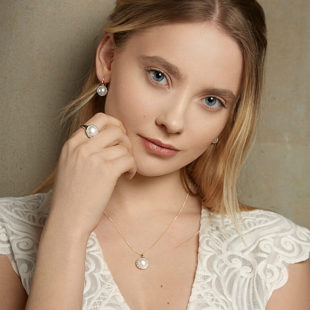 Mabe Pearl and Diamond Pendant and Earrings Set Yellow Gold 16 18 or 20" Chain