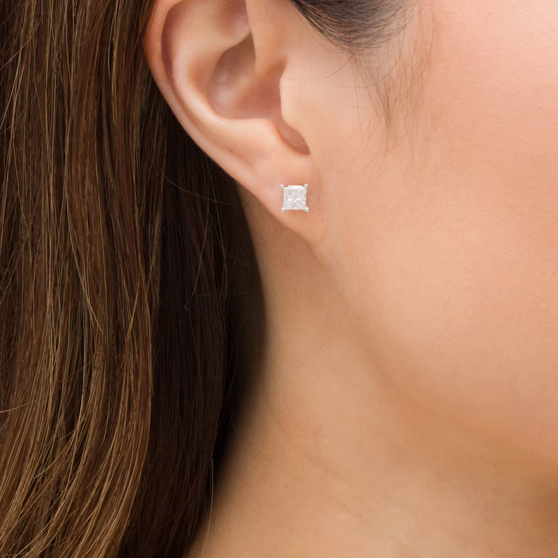 18ct White Gold 1.00ct Claw Set H/VS Princess Cut Diamond Stud Earrings