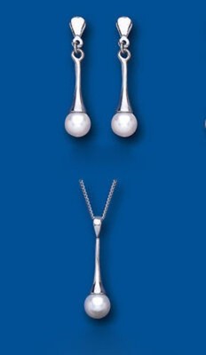 Elegant White Gold Freshwater Pearl Jewellery Set – Matching Pendant & Earrings