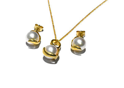 Pearl Set Yellow Gold Pendant and Earrings Freshwater Hallmarked British Made