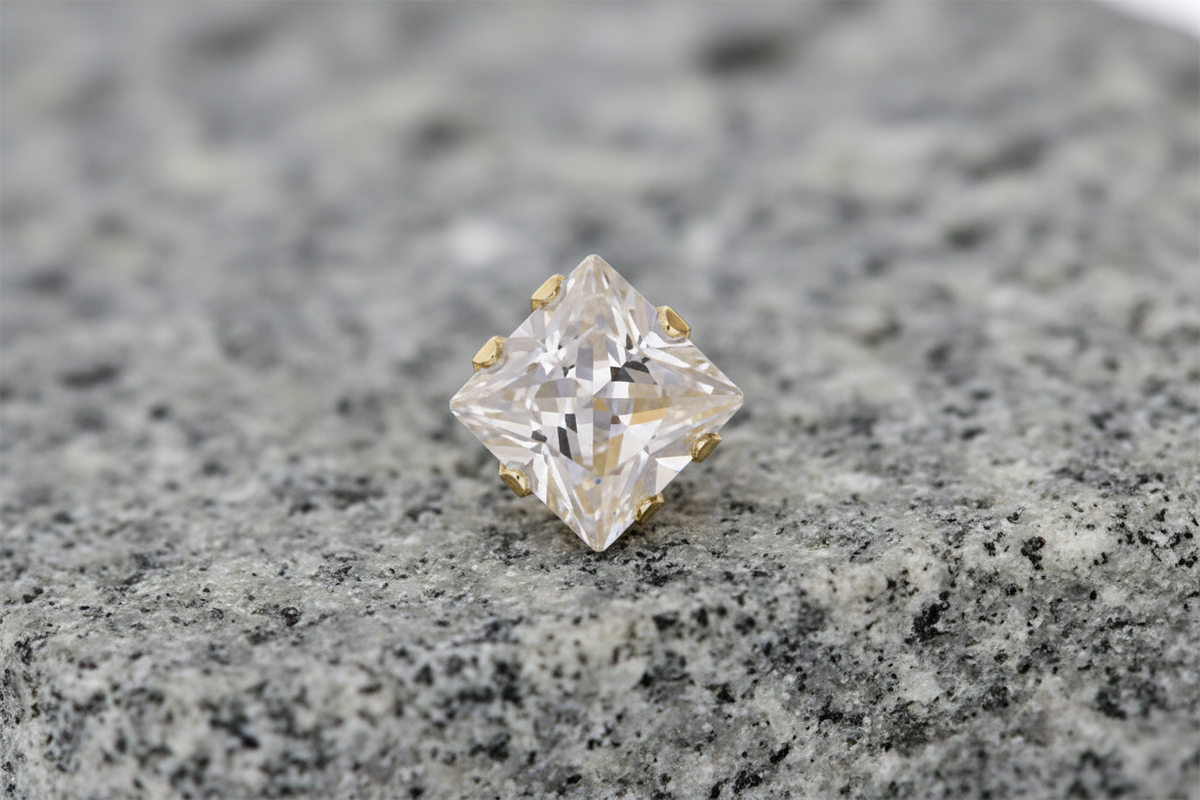 Mens Earring 1 Carat Solitaire Earring 9ct Yellow Gold Stud Earring