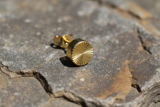 Mens Gold Stud Earring Gents Yellow Gold Diamond Cut
