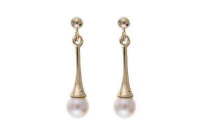 Elegant Yellow Gold Freshwater Pearl Jewellery Set – Matching Pendant & Earrings
