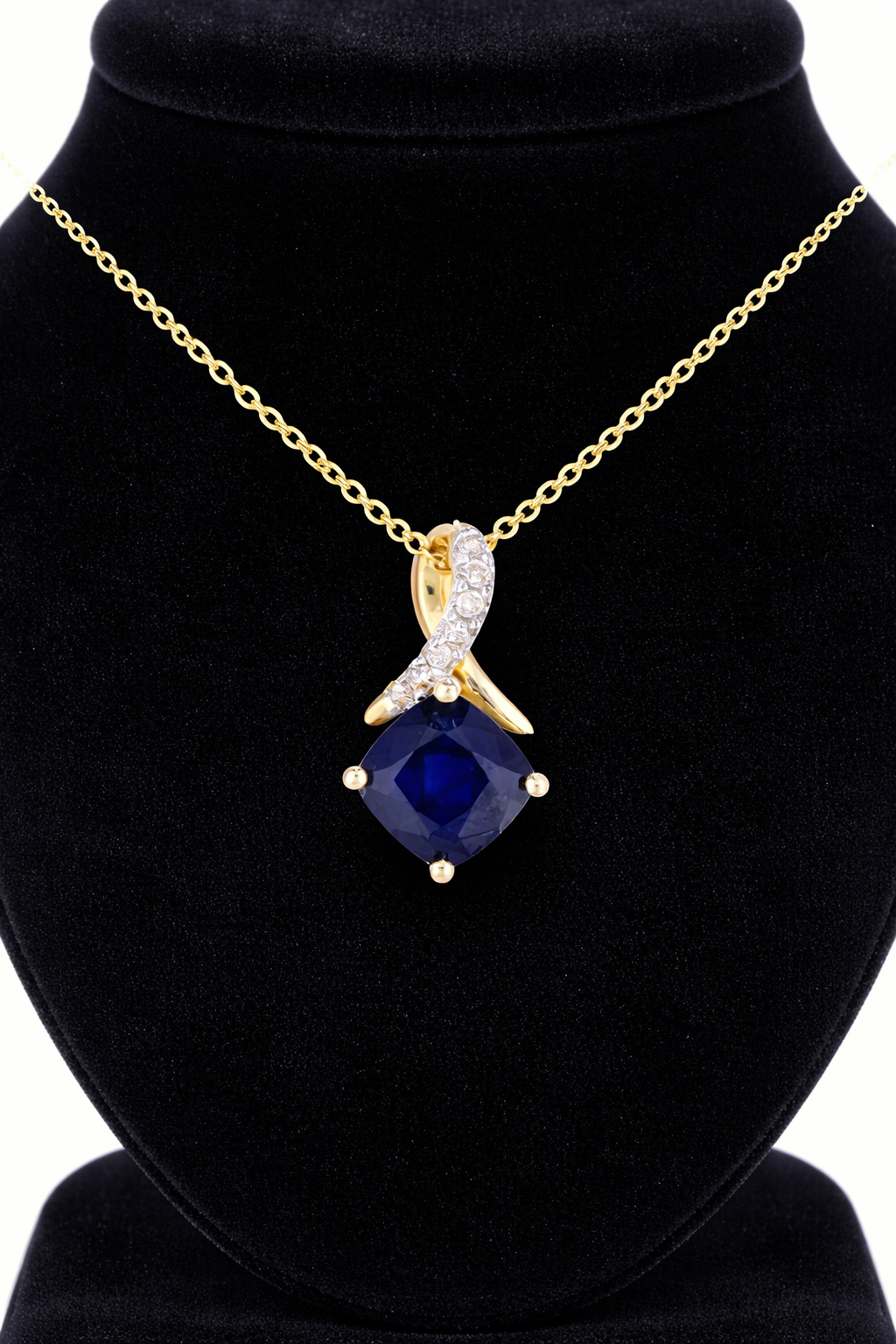 Sapphire Cushion Pendant Diamond Kiss Solid Yellow Gold 18" 46cm Chain
