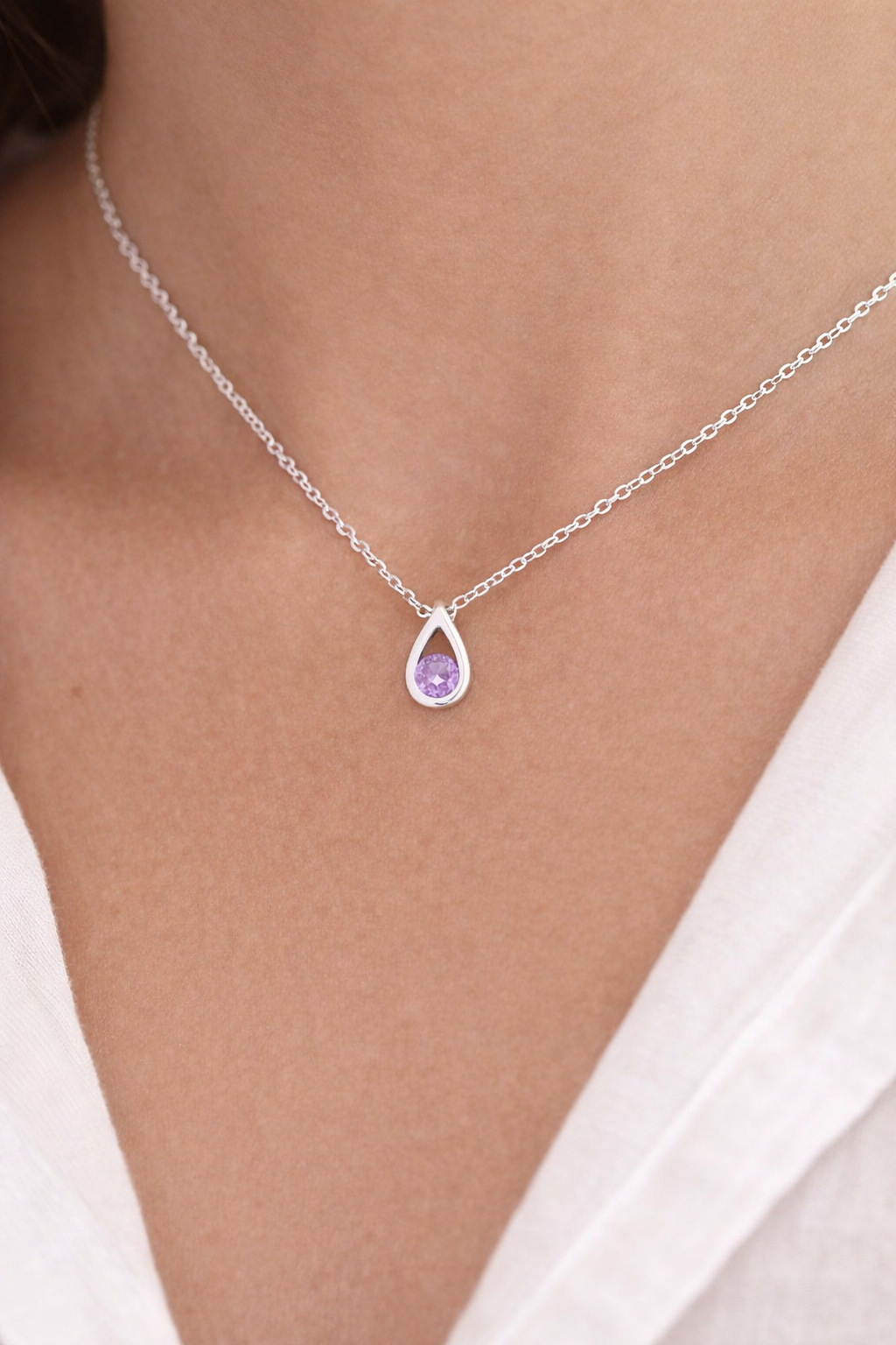 Natural Amethyst Teardrop Slider Pendant Solid White Gold 18" 46cm Length Chain