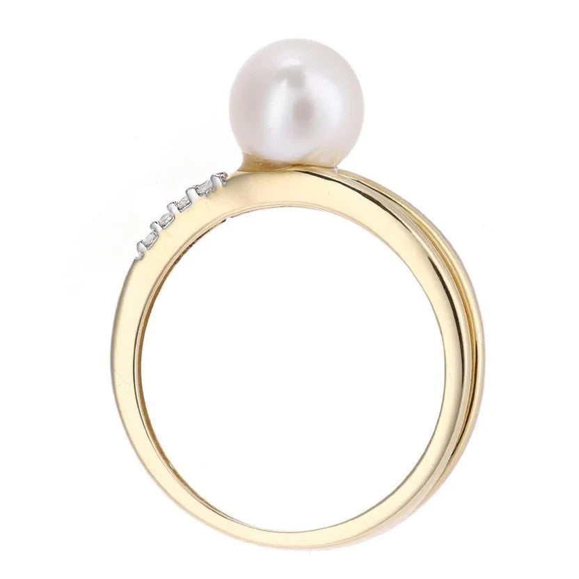 Women's Yellow Gold Freshwater Pearl Ring with Sparkling Diamond Accents