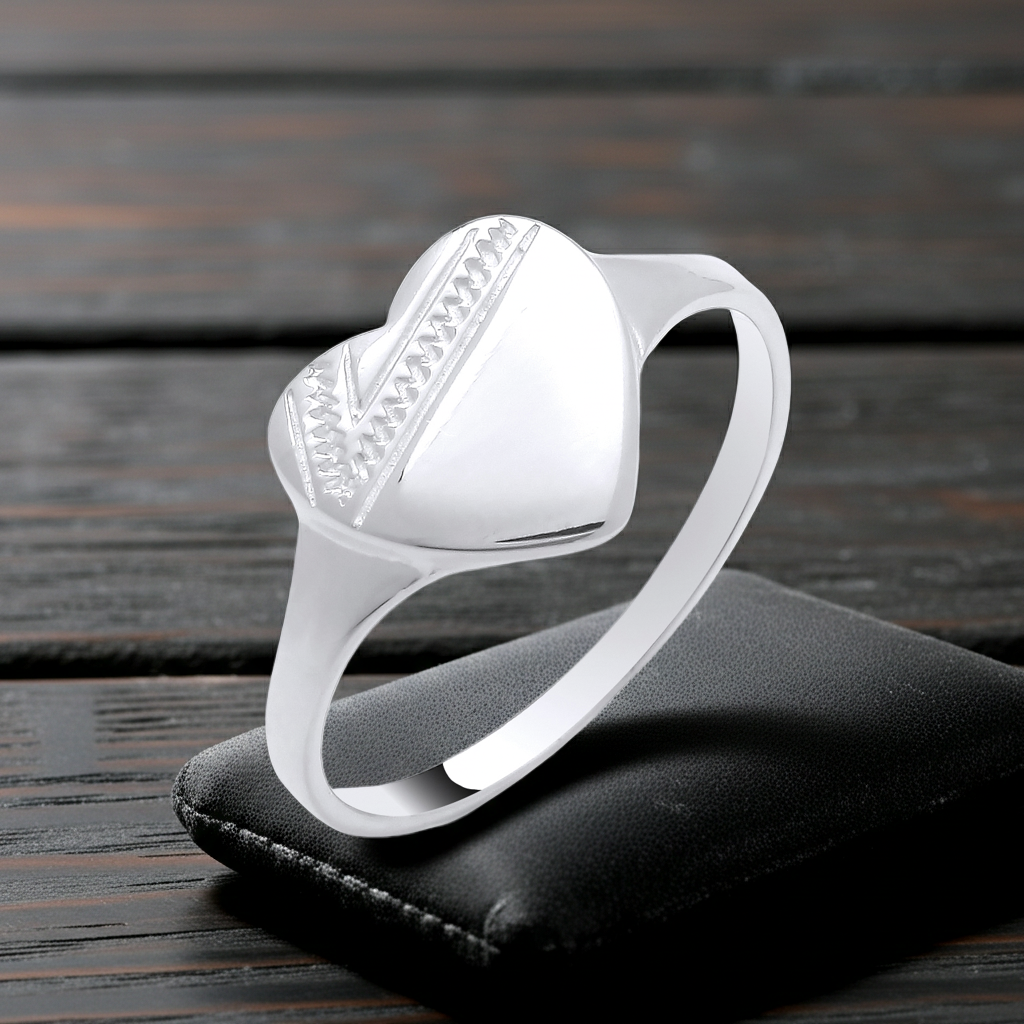 Patterned Heart Signet Ring Solid Sterling Silver 925 Hallmark Size K - S