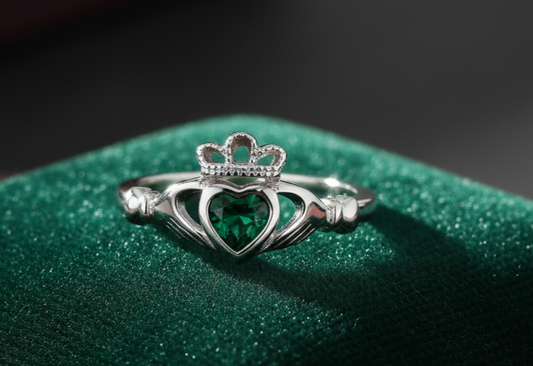 Sterling Silver Emerald Claddagh Ring 925 Hallmark Size K - S
