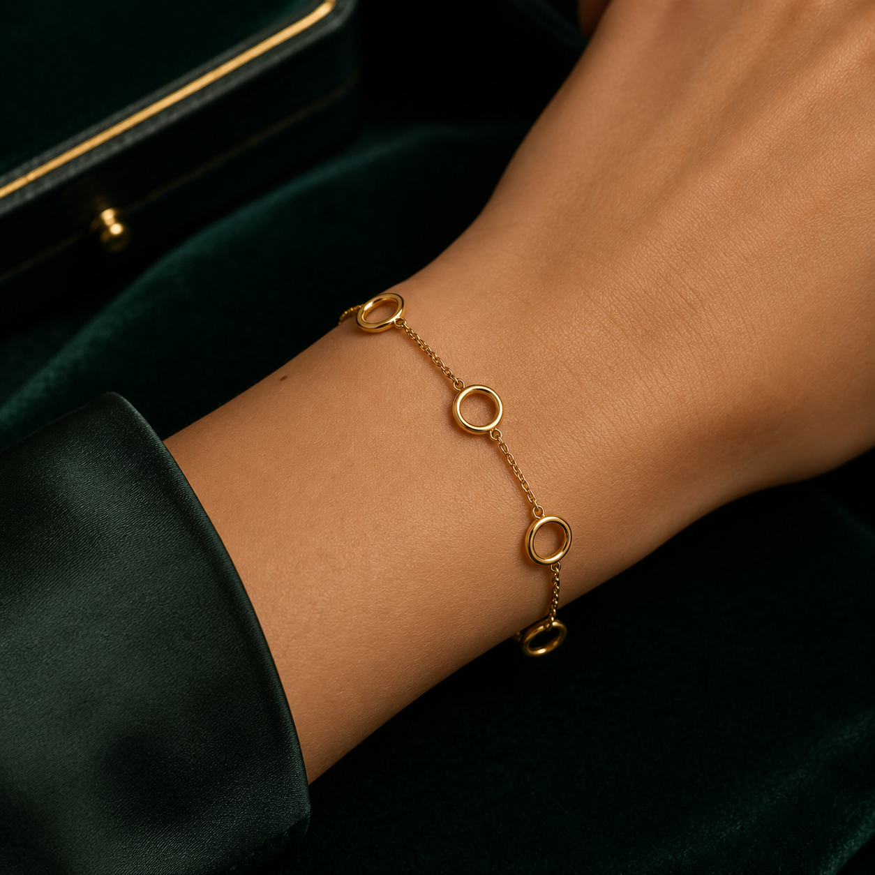 Open Circle Station Bracelet 9ct Yellow Gold 375 Hallmark 19cm length