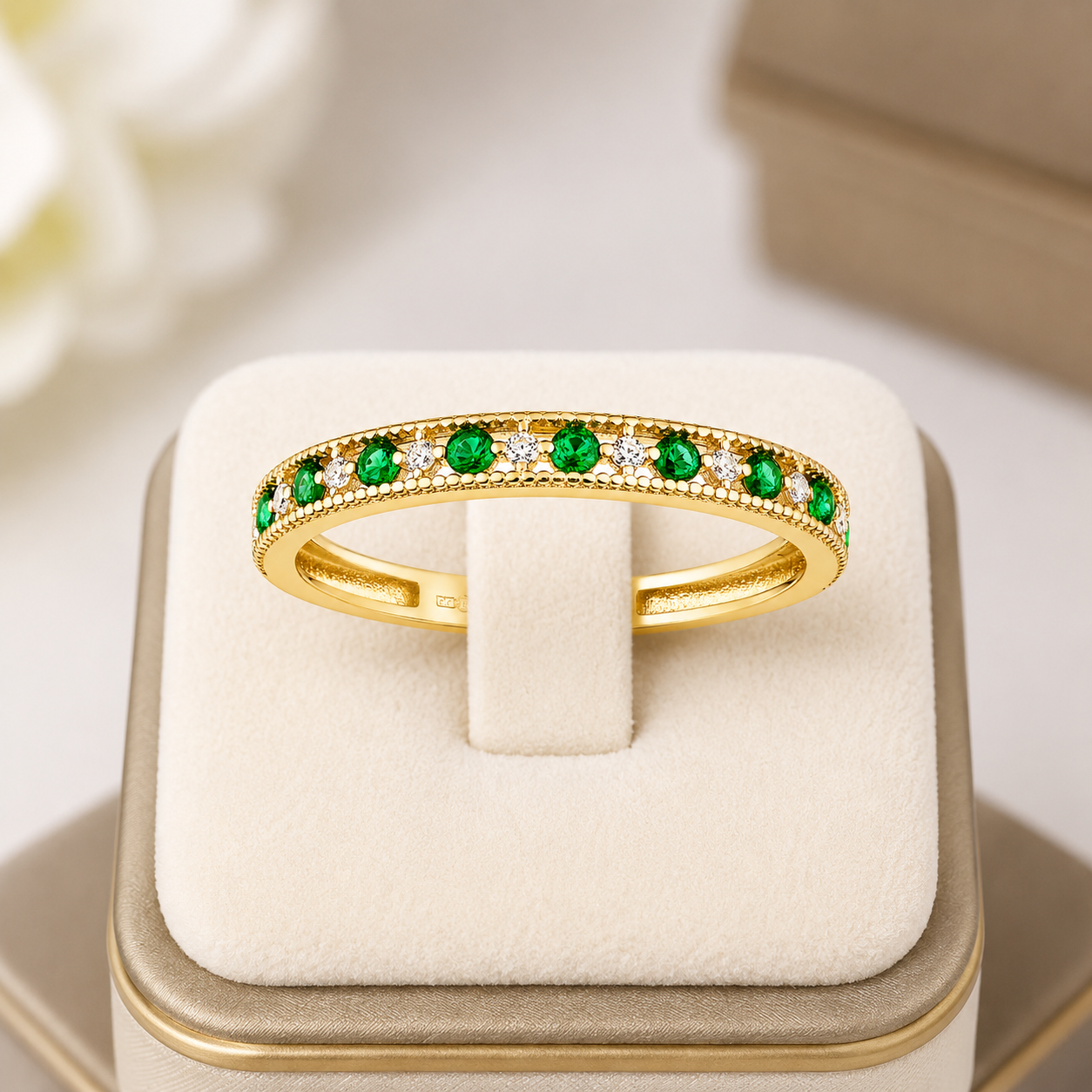 9ct Yellow Gold Emerald Eternity Anniversary Ring Millgrain Heart Edge Hallmark