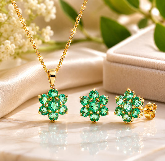 Natural Emerald Jewellery Set Yellow Gold Pendant Necklace & Stud Earrings