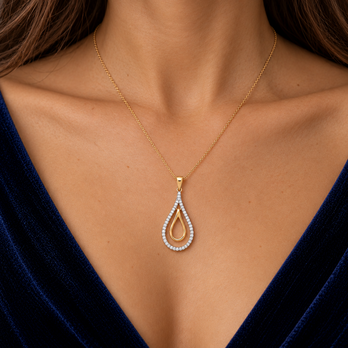 Real Dimond Teardrop Pendant 9ct Yellow Gold 18" / 45cm Chain