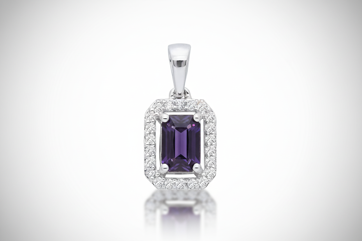 18ct White Gold 0.11ctw Diamond & 0.65ctw Sapphire Pendant