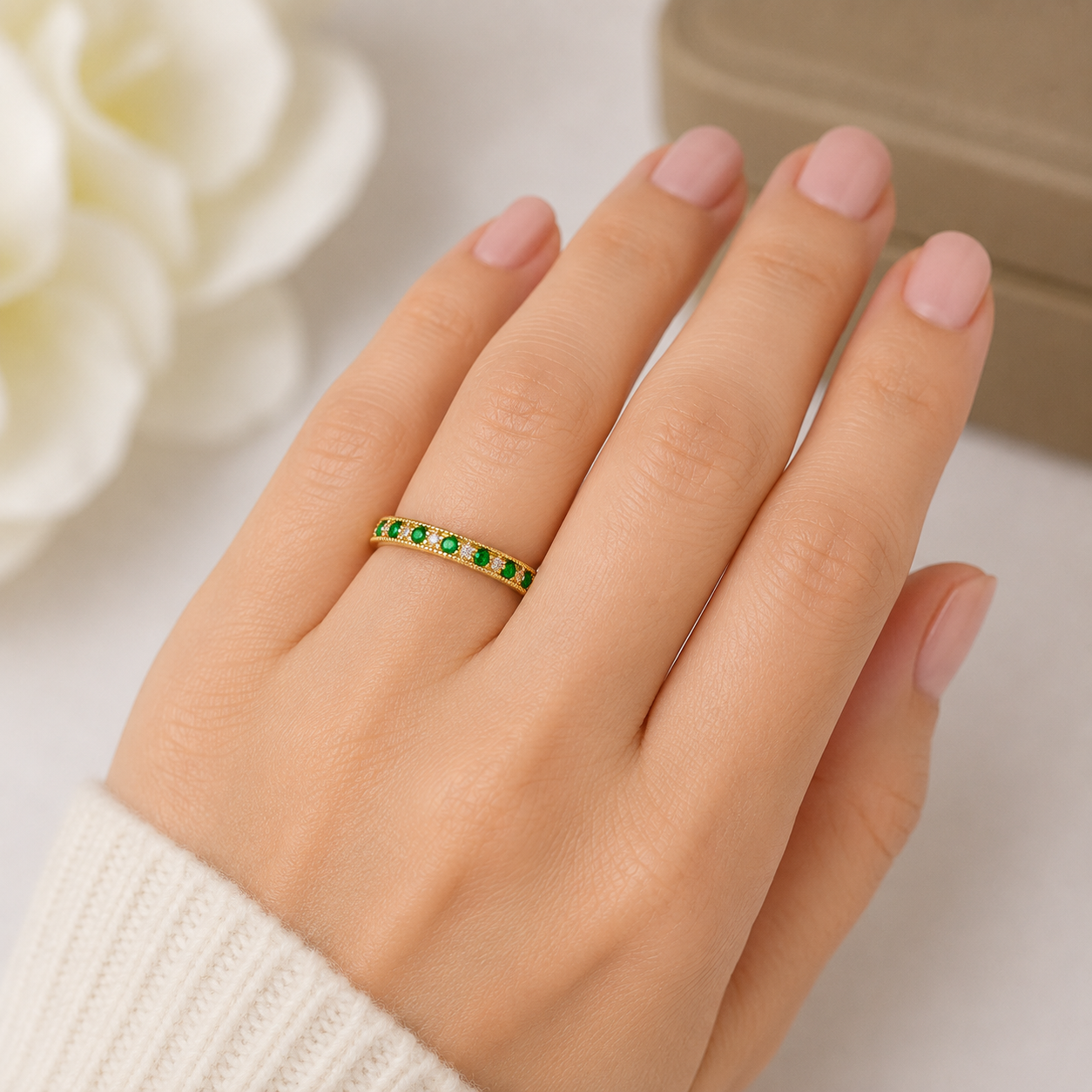 9ct Yellow Gold Emerald Eternity Anniversary Ring Millgrain Heart Edge Hallmark