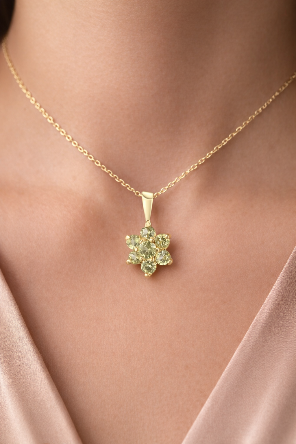 Natural Peridot Flower Pendant Solid Yellow Gold 18" 46cm Length Chain