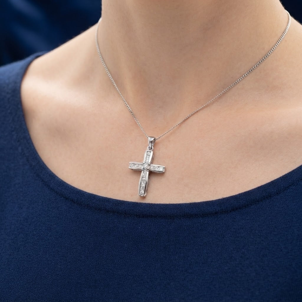 18ct White Gold Cross Pendant 1 Carat Natural Diamond Necklace 18" Chain