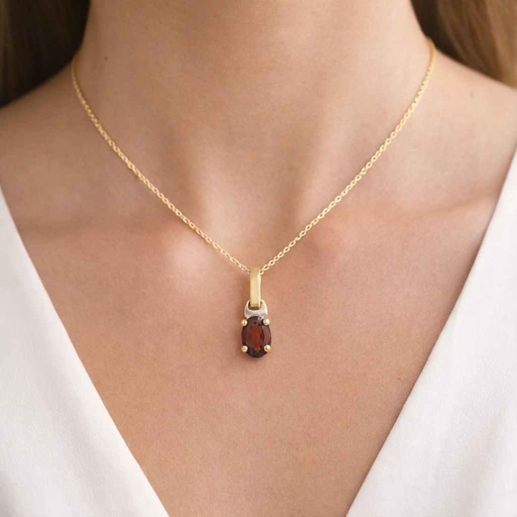 Natural Garnet Oval Solitaire Pendant Solid Yellow Gold 18" 46cm Length Chain