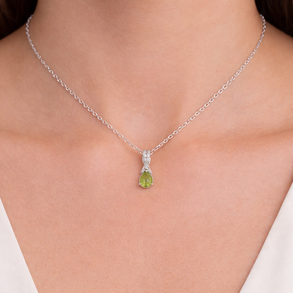 9ct White Gold Peridot Pendant With Diamond Kiss 18" 46cm Length Chain