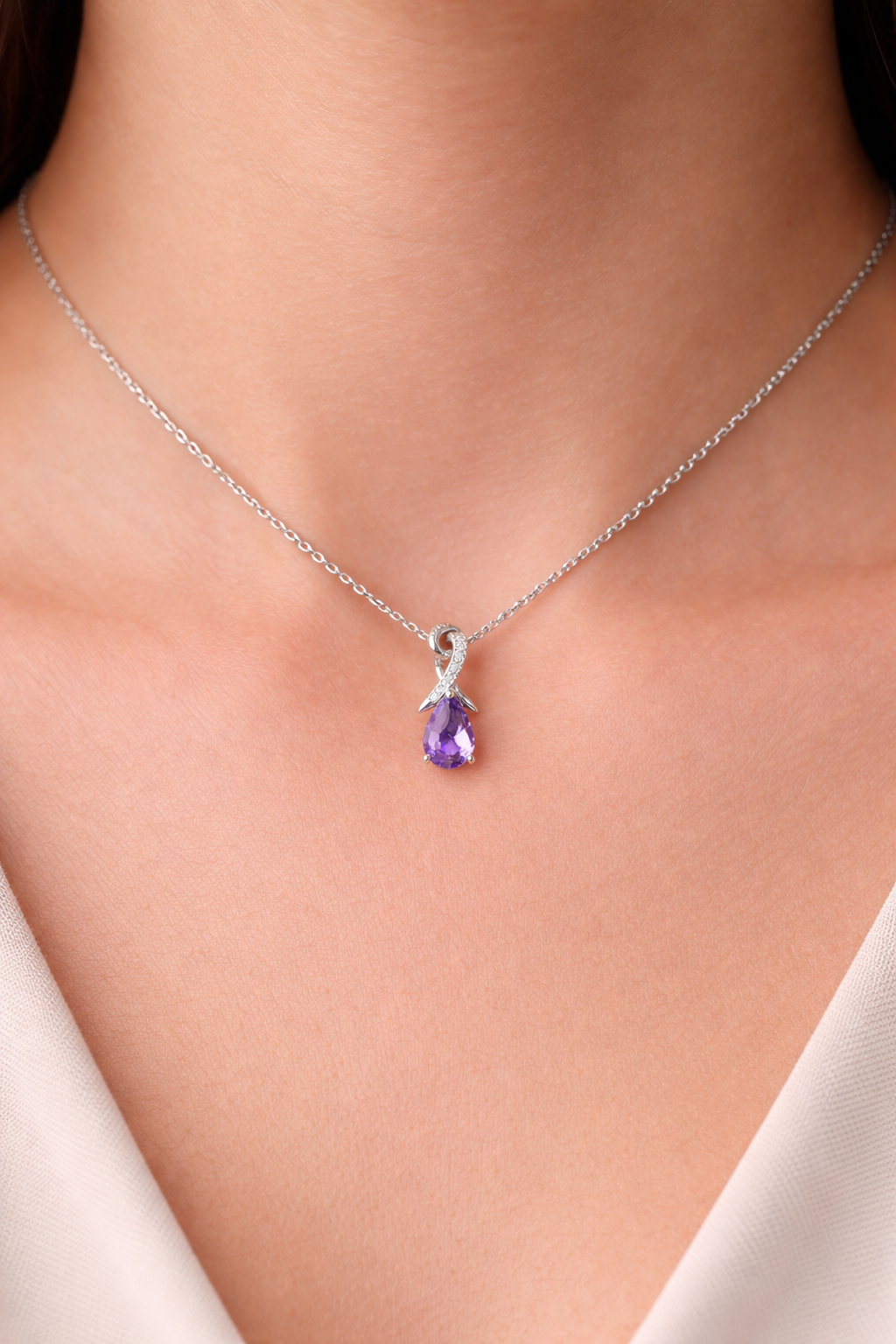 9ct White Gold Amethyst Pendant With Diamond Kiss 18" 46cm Length Chain