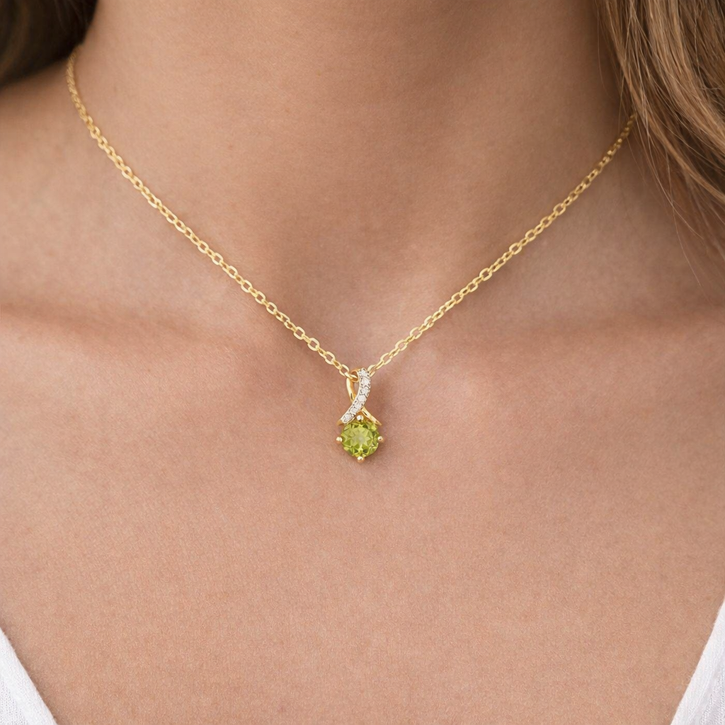 Peridot Pendant With Diamond Kiss Solid Yellow Gold 18" 46cm Length Chain