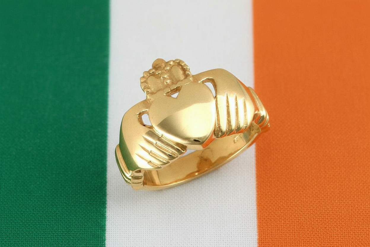 9ct Yellow Gold Gents Claddagh Ring Love Friendship Hallmarked