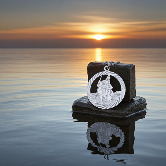 St Christopher Pendant Sterling Silver 22mm  925 Hallmark 14 - 24" Length Chain