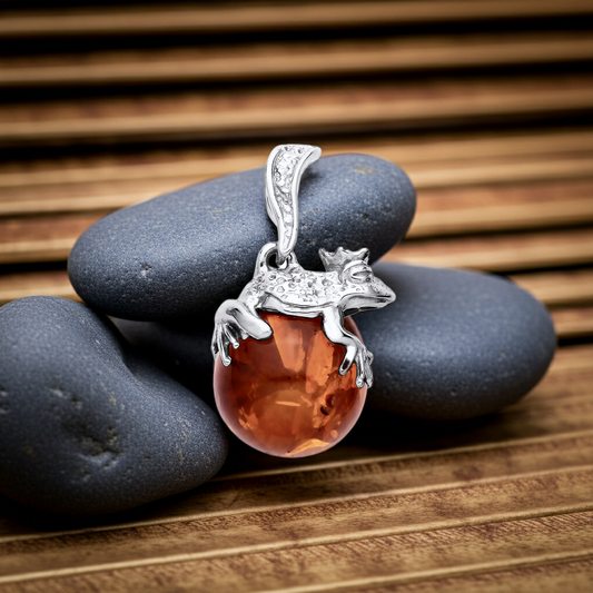 Silver Necklace featuring an Amber Frog Pendant intricately designed with a detailed frog motif