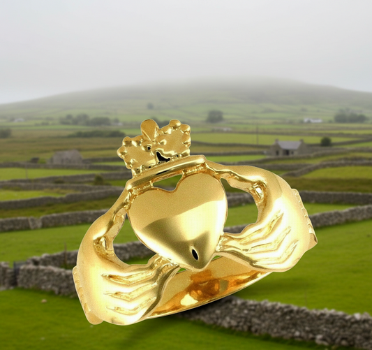 Elegant Gold Claddagh Ring with Heart and Crown Design Inspired by Irish Heritage